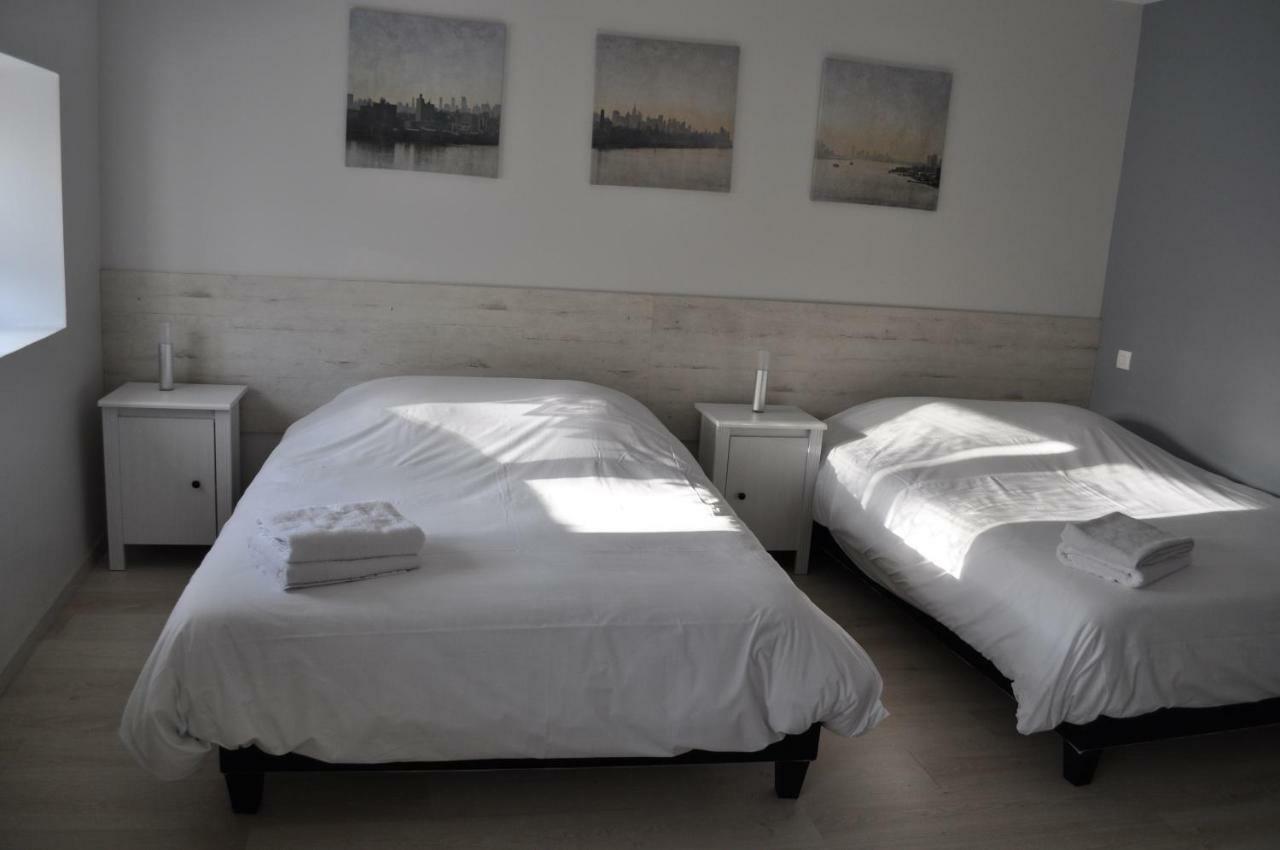 Hôtel Domaine De La Barolliere à Saint-Paul-en-Jarez Extérieur photo